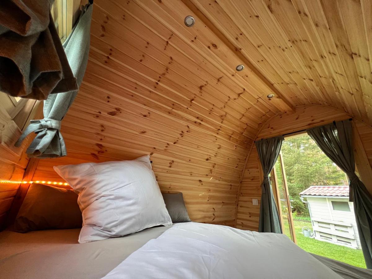 Ferienhaus Im Wald Borkwalde エクステリア 写真